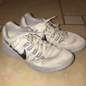 Nike Women’s Lunartempo Grey/White/Black Size 9